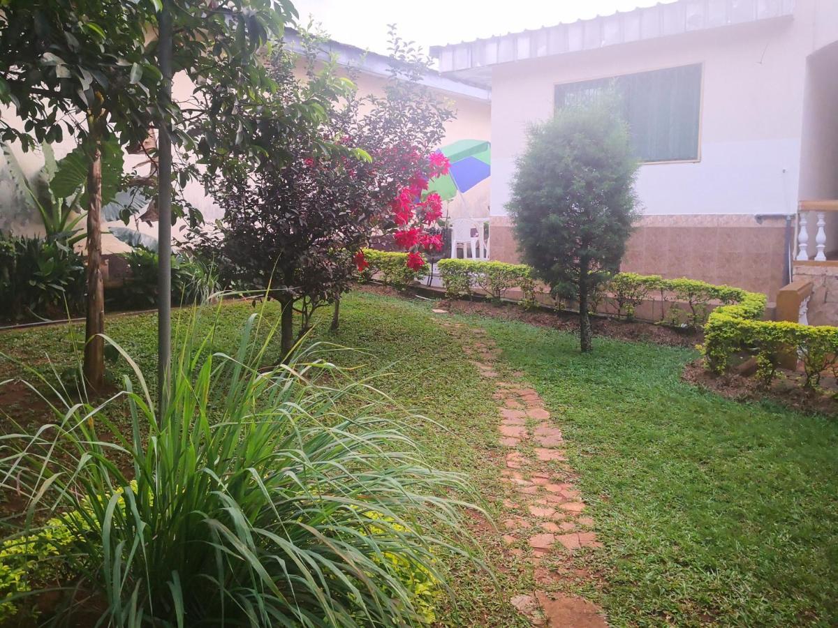 Tout Confort Avec Jardin Entree Bastos Yaoundé Exteriér fotografie